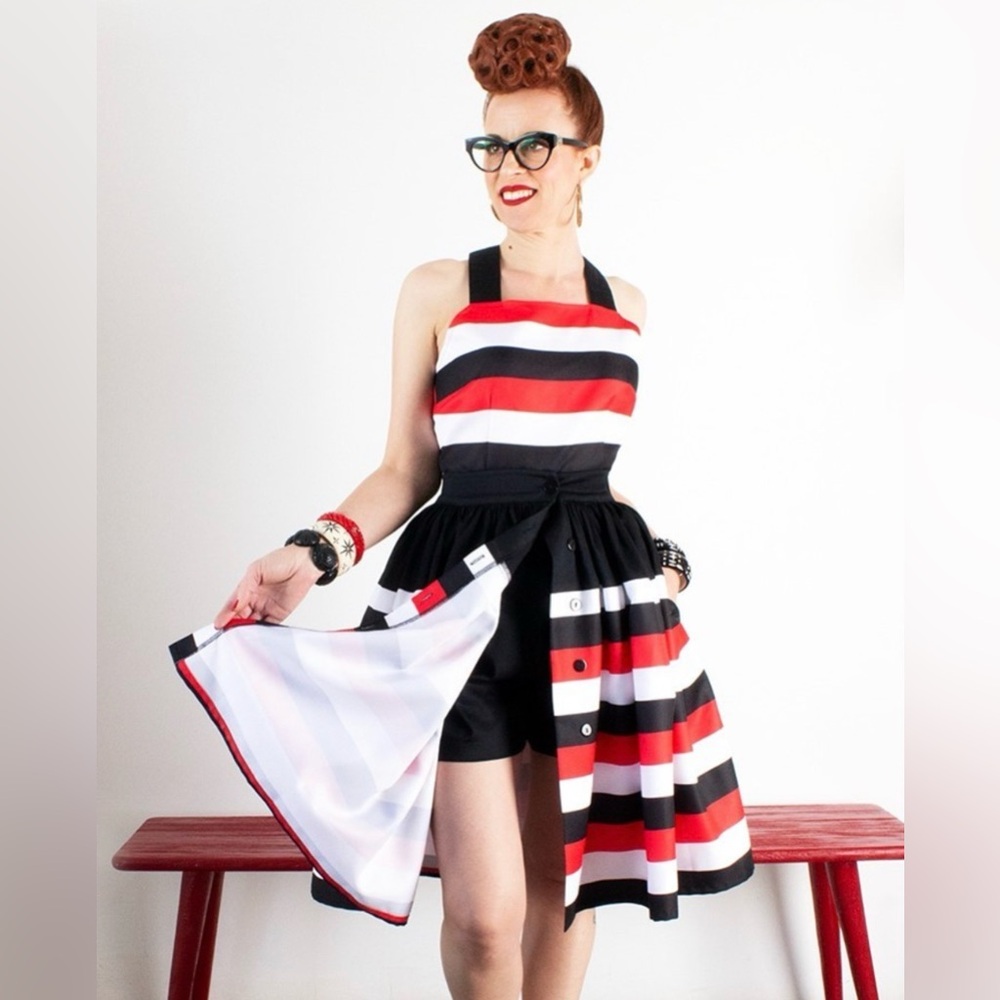 Oblong box shop play suit n skirt sz L